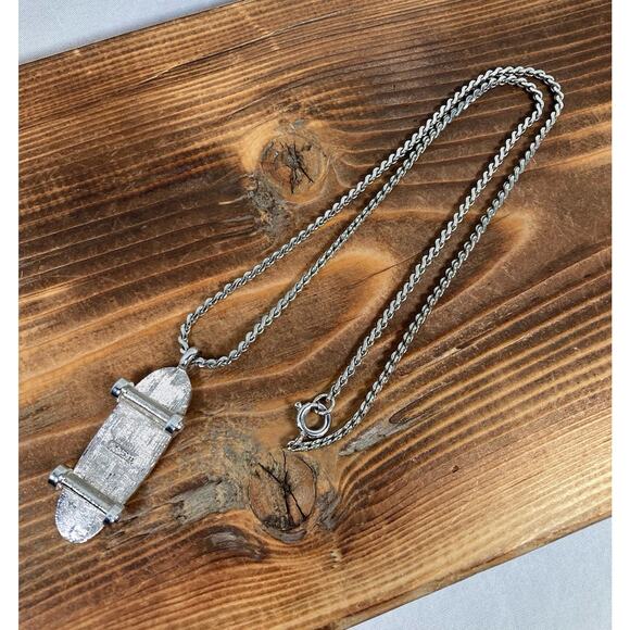 Vintage 1979 Avon Silver Skateboard Pendant Chain Necklace 16.5” - Picture 6 of 10